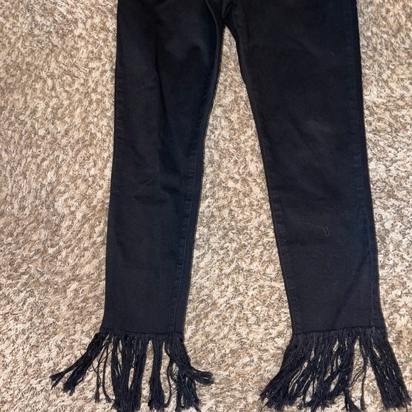 BlankNYC frayed jeans - Picture 3 of 15
